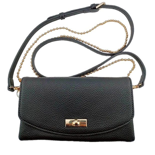 しまむらのウォレットショルダーバッグ（西山茉希）