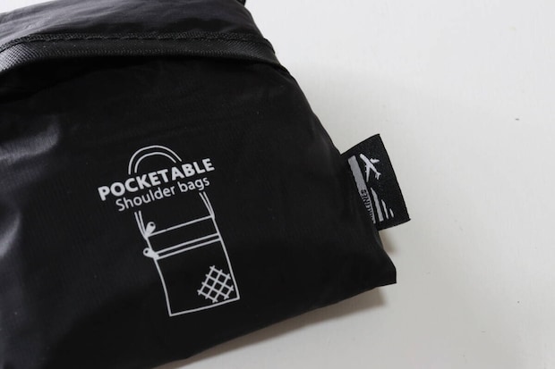 トラベルショルダーバッグ ダイソー　ロゴ