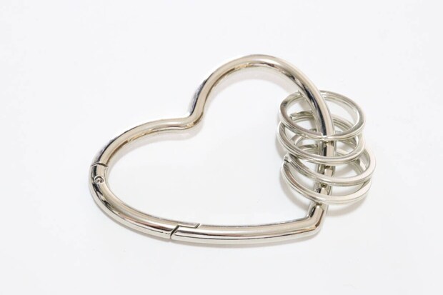 メタリックハートカラビナキーホルダー