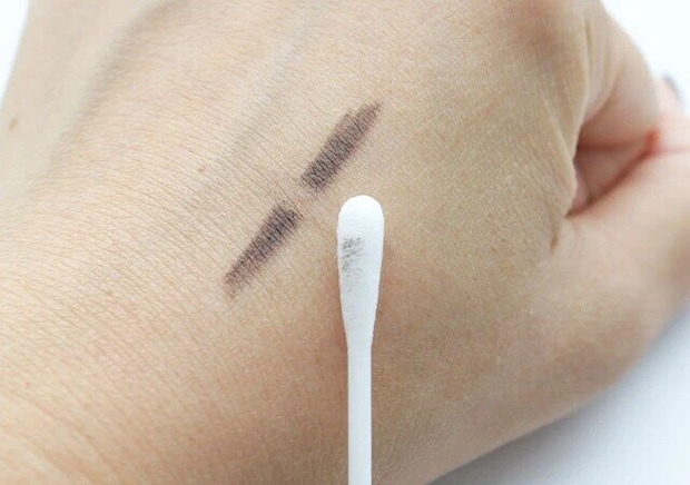 ダイソー　ぬれてる綿棒