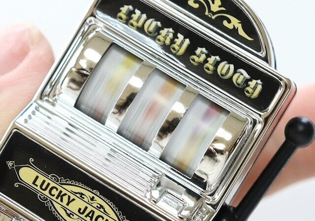 ダイソー　キーホルダー（スロットマシン）