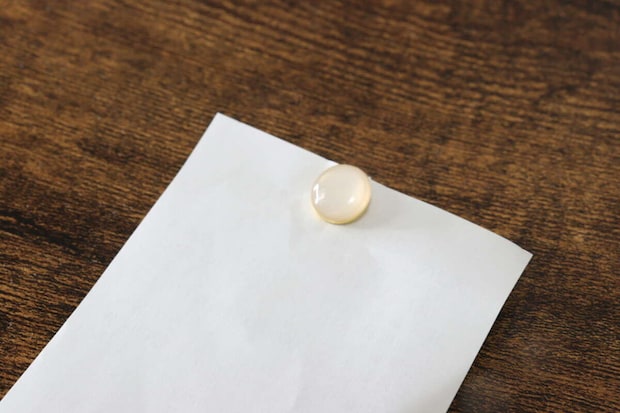 デザインプッシュピン 20P ホワイトグレー＆くすみカラー　使用例