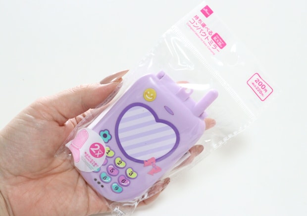 ダイソー何件も探してやっと見つけたよ！人気すぎて売り切れ続出♡平成レトロなアレ型のミラー