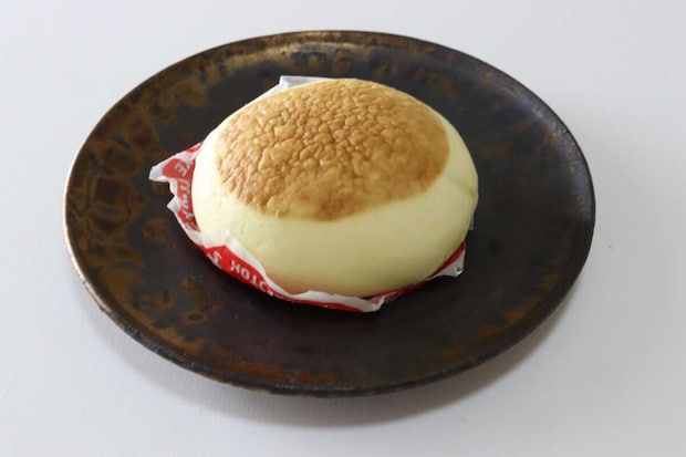 森永製菓監修　バター香るホットケーキまん　ファミリーマート