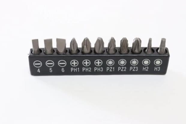 ダイソーの高コスパ千円アイテム ダイソーの電動ドライバーのビットの種類