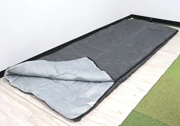 ダイソーの高コスパ千円アイテム ダイソーの封筒型シュラフ 連結可能