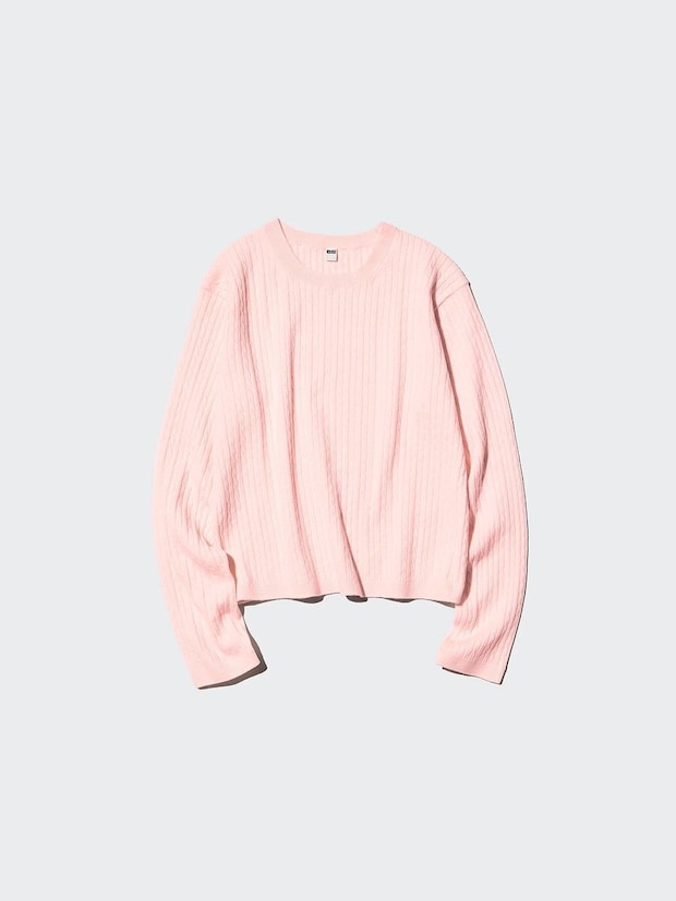 ユニクロのミニケーブルクルーネックセーター