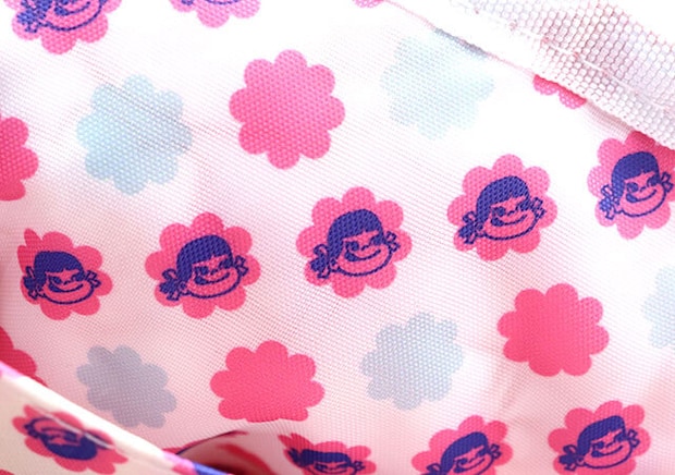 ミルキー包み紙デザイン ペコちゃんふわふわキルティングポーチミルキー包み紙デザイン