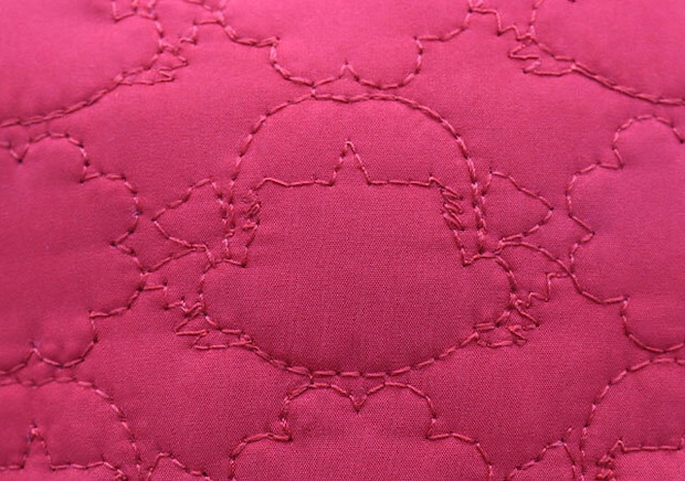 ミルキーフラワー柄 ペコちゃんふわふわキルティングポーチミルキーフラワー柄