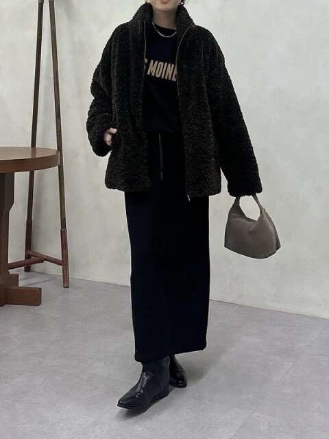 黒スウェットコーデ2