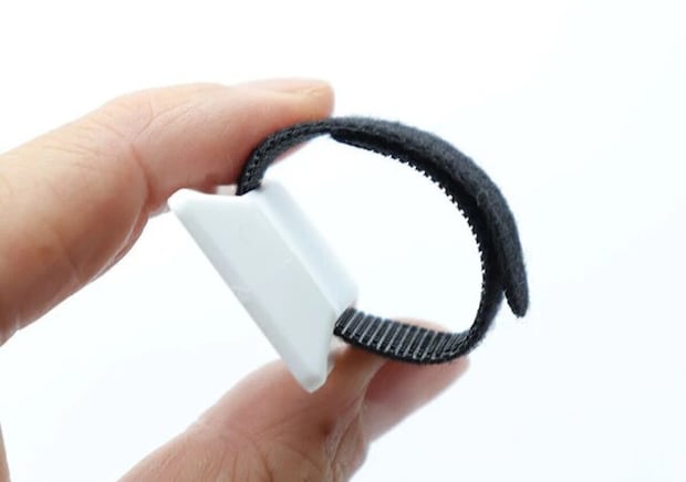 ダイソーのベルト付コードフック