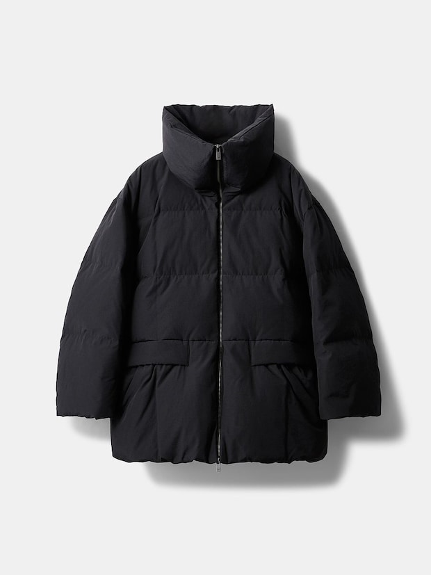 PLSTのオーバーサイズダウンコート