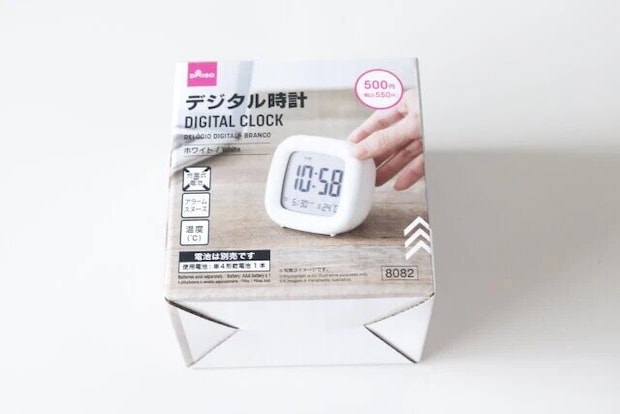 ダイソー　デジタル時計（WH）　パッケージ