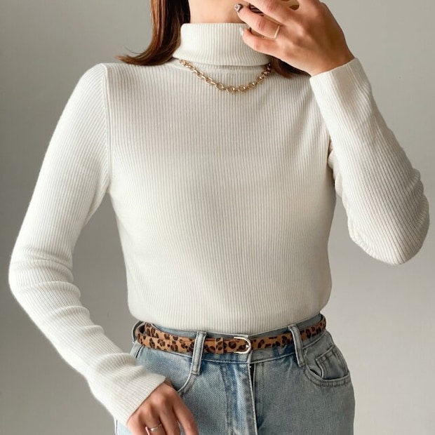 ユニクロメリノリブタートルネックセーター　OFFWHITE