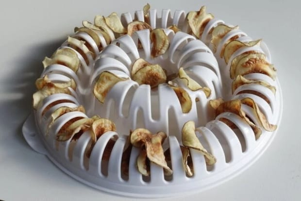 ダイソーの電子レンジチップスメーカーはヘルシーなおやつが作れる