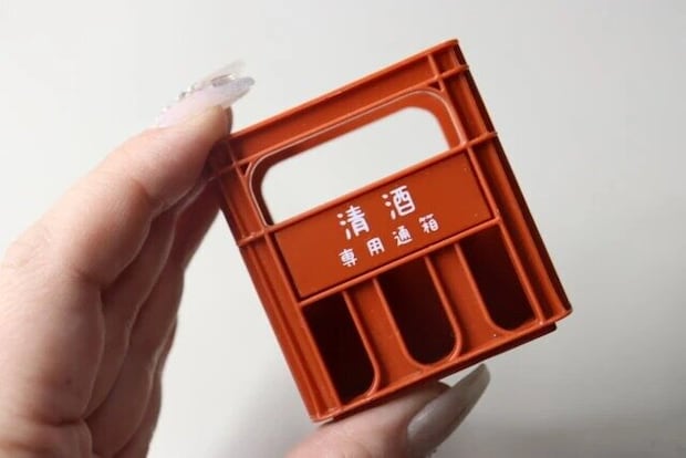 ダイソー　No.1873 ミニチュア 一升瓶ケース