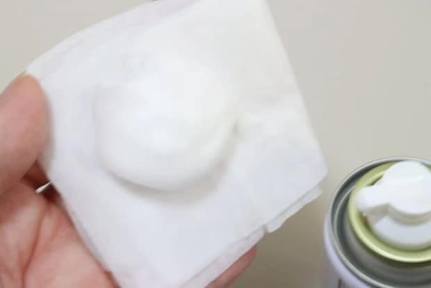 ダイソーの泡タイプのメガネクリーナー