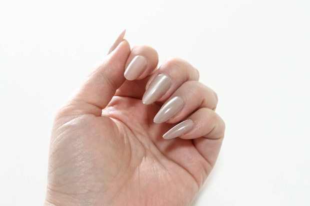 ネイルチップ マグネットデザイン 12P ピンクベージュ 装着 ネイルチップ マグネットデザイン 12P ピンクベージュ 装着