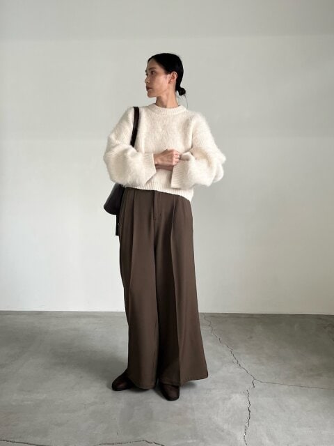 2025大人女性ふわもこシャギーニット上品コーデ