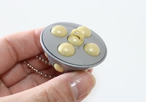 セリアで無駄にクオリティ高くて笑った！つい余らしちゃうアレをつけたらとんでもない姿に…！