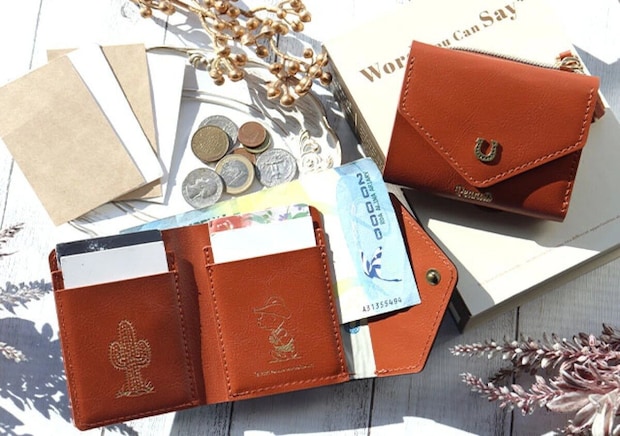 SNOOPY [スヌーピー] YEAR OF THE HORSE MINI WALLET仕様