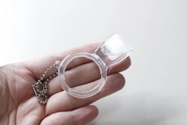 ダイソーの鍵に付ける便利グッズ ダイソーのプルトップ・ペットボトルオープナー クリア