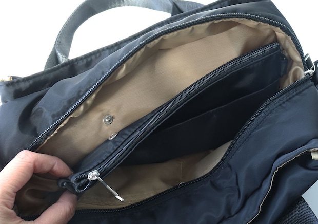 JTB完全監修　旅がもっと楽しくなる！オールシーズン使える3層バッグ取り外しポーチ