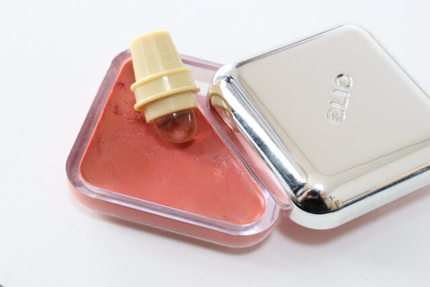 セリアのコスメに使えるソフトジェルメイクブラシ ミニ