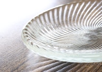 裏面確認して即決したわ…！「100円って言わなきゃバレない」海外製のガラス食器