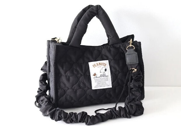 SNOOPY 2WAY QUILTING BAG スヌーピーがいっぱい! 軽量キルティングバッグ BOOK SNOOPY 2WAY QUILTING BAG スヌーピーがいっぱい! 軽量キルティングバッグ BOOK