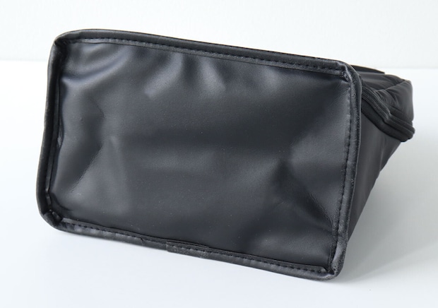 BRILMY [ブリルミー]　中身が見えて時短がかなうズボラに優しいスタンドポーチ底面