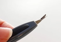 お家で簡単ケアができる♡便利すぎて感動した100均ネイルグッズ3選