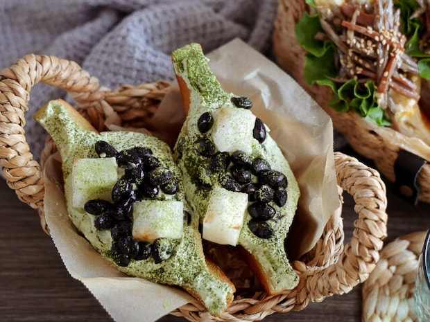 黒豆と抹茶クリームの揚げサンド