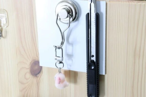 ダイソー 磁石がくっつくスチールタイル(ホワイト) ダイソー 磁石がくっつくスチールタイル(ホワイト)