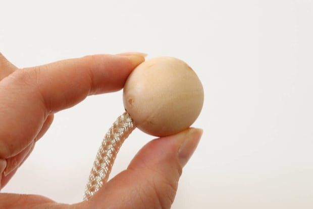 カーテンタッセル（マグネット、ウッドボール）　デザイン