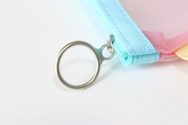 ミニポケット付メッシュポーチ　ファスナー