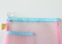 シンプルだけど意外と機能的！使い勝手が良すぎる100均ポーチ