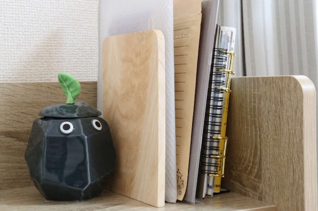 ブックエンド(ゴムの木) 使用例 ブックエンド(ゴムの木) 使用例