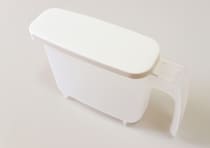 フタ裏に秘密あり♡ワンプッシュで開く便利な100均ケース