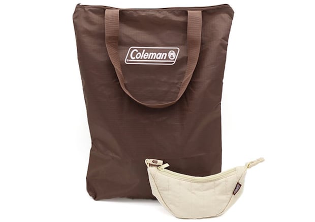 宝島社雑誌付録のsweet2026年2月号のコールマンのジップつきトートバッグ＆クロワッサン形ポーチチャーム1