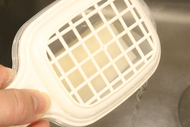 ダイソー もちレンジ ダイソーのもちレンジの水を切る