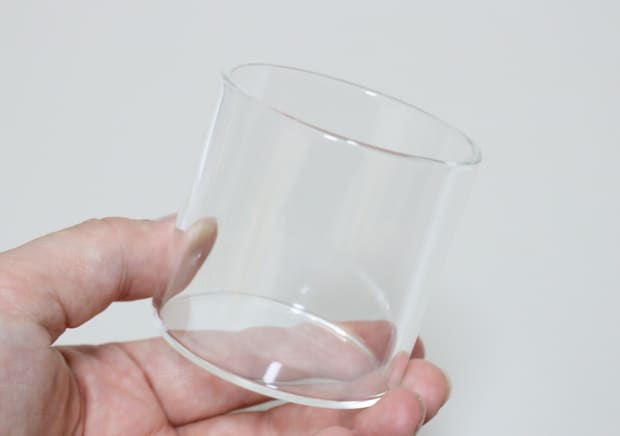 100均で珍しいタイプを発見！サイズも形もシンプルでいろいろ使える！繊細なガラス製の鉢