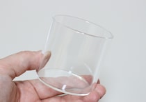 100均で珍しいタイプを発見！サイズも形もシンプルでいろいろ使える！繊細なガラス製の鉢