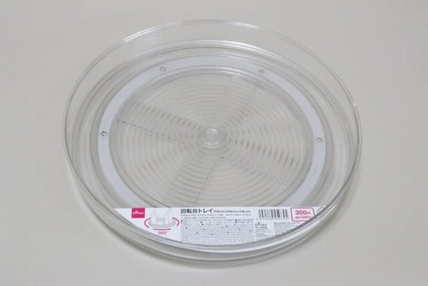 ダイソー　回転台トレイ（24cm×24cm×3.8cm）　パッケージ