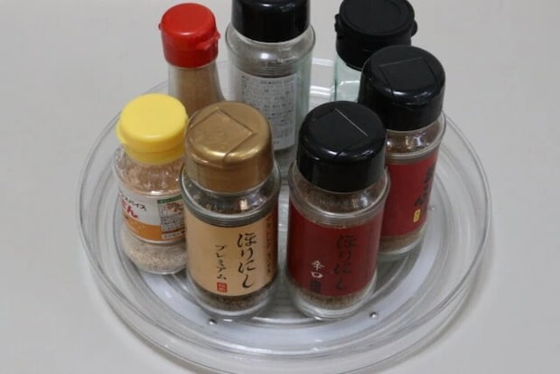 ダイソー　回転台トレイ（24cm×24cm×3.8cm）