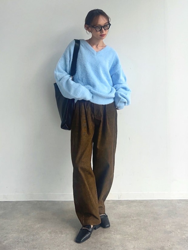ブルーニットコーデ ブルーシャギーニットコーデ
