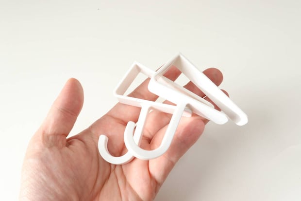 ダイソー noma 吊り戸棚用フック(2個) ダイソーのnoma 吊り戸棚用フック(2個)のビジュアル