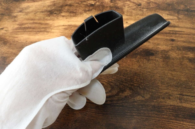 ダイソー 除菌ができる お掃除用 ウェット手袋 ダイソーの除菌ができる お掃除用 ウェット手袋は複雑な形のパーツの掃除にぴったり