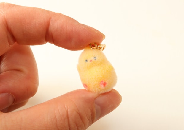 3点セットでちょっぴりお得♡いま大人気の100均ふわふわチャーム