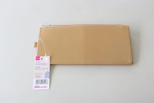 ダイソー　スリムウォレットケース　パッケージ